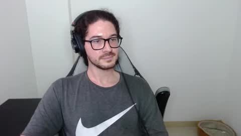 Snapshot of adamussutekh chatting on 02.12.25 Adam online show from 02.12.25