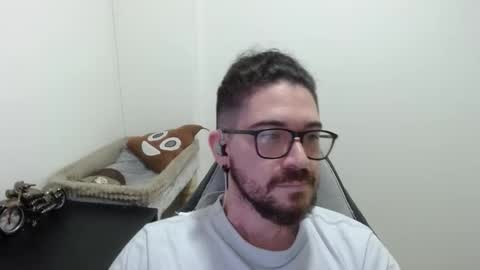 Snapshot of adamussutekh chatting on 11.18.25 Adam online show from 11.18.25