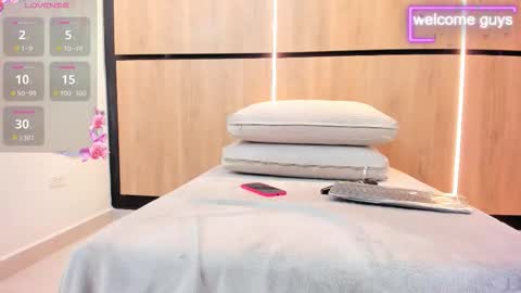 adela chase online show from 11.20.25