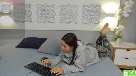 Snapshot of adelaa_11 chatting on 01.22.25 Adela Worsth online show from 01.22.25