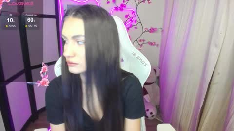 Snapshot of adeleluu chatting on 11.25.25 Adel online show from 11.25.25