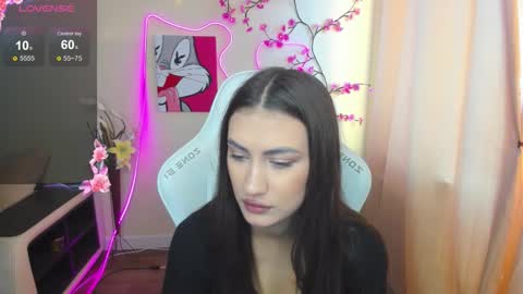 Snapshot of adeleluu chatting on 11.29.25 Adel online show from 11.29.25