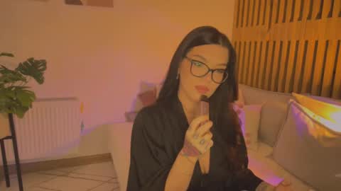 Snapshot of adelinaacute chatting on 10.16.25 Adelinaacute online show from 10.16.25