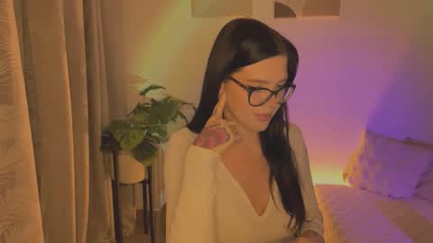 Snapshot of adelinaacute chatting on 10.19.25 Adelinaacute online show from 10.19.25
