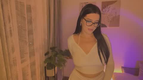 Snapshot of adelinaacute chatting on 10.23.25 Adelinaacute online show from 10.23.25