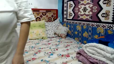 Larisa online show from 10.15.25