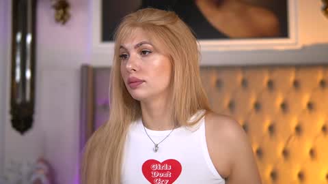 Snapshot of adelineking chatting on 01.11.25 Ade online show from 01.11.25