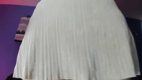 Snapshot of adellelennox_cg chatting on 02.05.25 Adelle online show from 02.05.25