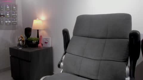 Snapshot of adonis_dlh chatting on 01.11.25 Adonis online show from 01.11.25