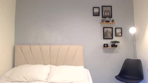 Snapshot of adonis_dlh chatting on 09.11.25 Adonis online show from 09.11.25