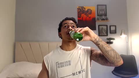 Snapshot of adonis_dlh chatting on 09.28.25 Adonis online show from 09.28.25