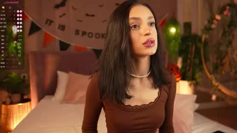 adoracortes online show from 10.30.25