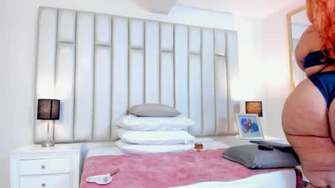 ANDREA PEREZ online show from 02.10.25