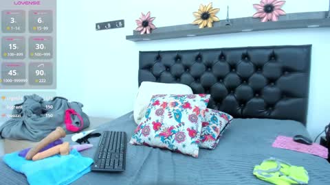Snapshot of adrianasex_69 chatting on 01.27.25 adriana online show from 01.27.25