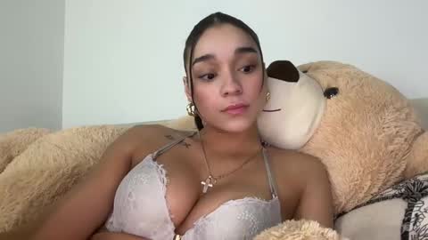 Snapshot of adriannarodriguez chatting on 01.25.25 Adrianna online show from 01.25.25