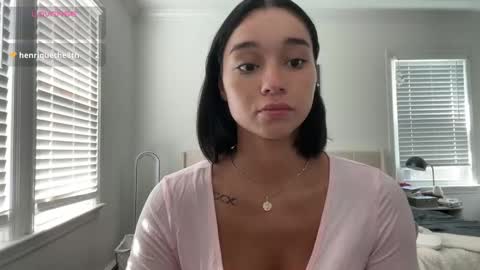 Snapshot of adriannarodriguez chatting on 10.06.25 Adrianna online show from 10.06.25