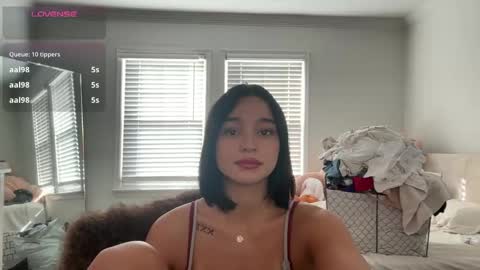 Snapshot of adriannarodriguez chatting on 10.16.25 Adrianna online show from 10.16.25