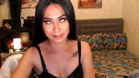 Snapshot of affairtoyourgoddesskhendra chatting on 02.14.25 Dominant Goddess Contessa online show from 02.14.25