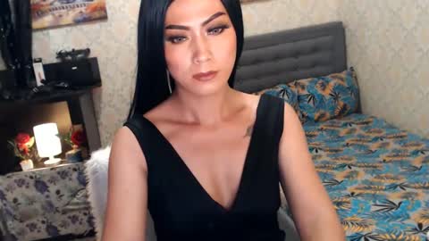 Snapshot of affairtoyourgoddesskhendra chatting on 02.19.25 Dominant Goddess Contessa online show from 02.19.25