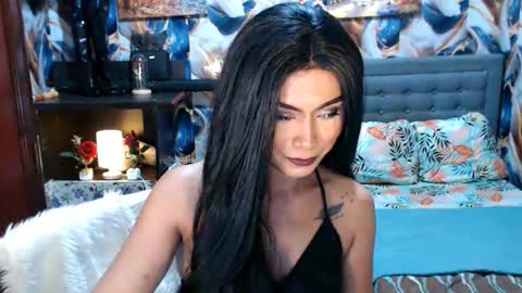 Snapshot of affairtoyourgoddesskhendra chatting on 10.09.25 Dominant Goddess Contessa online show from 10.09.25