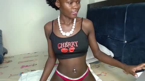 Snapshot of africas_booty842808 chatting on 09.23.25 Mia online show from 09.23.25