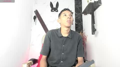 Snapshot of afrodita_n_ares_ chatting on 09.19.25 afrodita n ares online show from 09.19.25