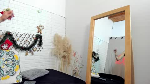 Snapshot of agata__rose chatting on 01.05.25 agata__rose online show from 01.05.25