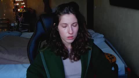 Snapshot of agata_in_wonderland chatting on 11.04.25 agata_in_wonderland online show from 11.04.25