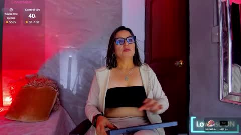 Snapshot of agatha_pleasure chatting on 10.10.25 agatha_pleasure online show from 10.10.25