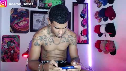 Snapshot of aharon_sexo1 chatting on 01.07.25 Aharon Zamora online show from 01.07.25