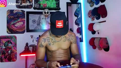 Snapshot of aharon_sexo1 chatting on 01.09.25 Aharon Zamora online show from 01.09.25