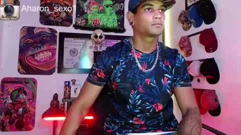 Snapshot of aharon_sexo1 chatting on 01.21.25 Aharon Zamora online show from 01.21.25