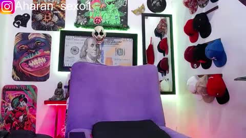 Snapshot of aharon_sexo1 chatting on 02.10.25 Aharon Zamora online show from 02.10.25