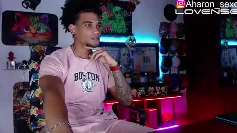 Snapshot of aharon_sexo1 chatting on 10.17.25 Aharon Zamora online show from 10.17.25