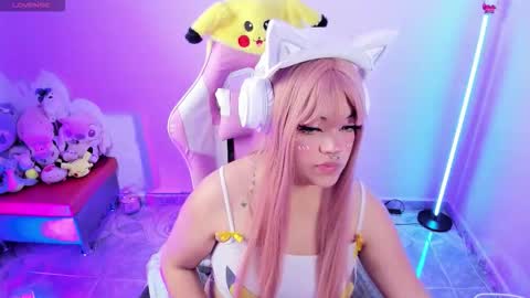 Snapshot of ahri_elderwood chatting on 10.05.25 Ahri help me get to 100 online show from 10.05.25