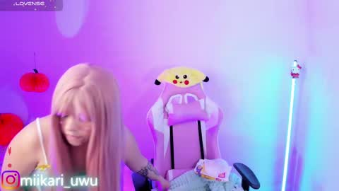 Snapshot of ahri_elderwood chatting on 10.07.25 Ahri help me get to 100 online show from 10.07.25