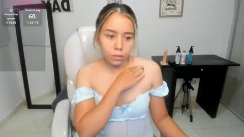 Snapshot of aiilyn_dss18 chatting on 09.16.25 Ailyn online show from 09.16.25