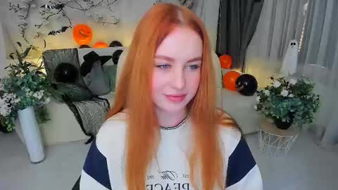 Snapshot of airysilhouette chatting on 11.03.25 Louise online show from 11.03.25