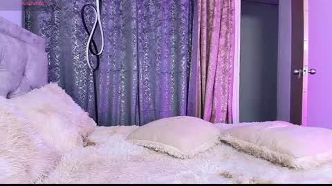 Snapshot of aisha_grace chatting on 01.11.25 Ash INDEPENDET MODEL online show from 01.11.25