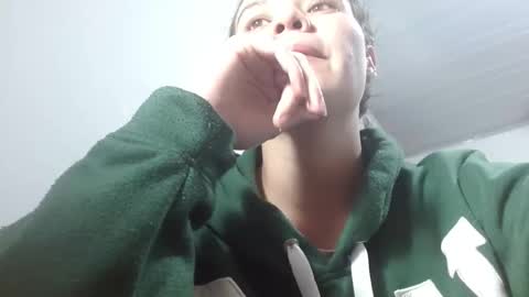 Snapshot of aishafuckaas chatting on 10.19.25 aishafuckaas online show from 10.19.25