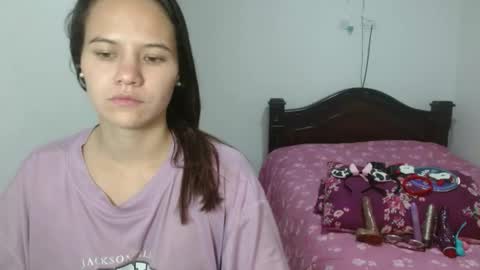 Snapshot of aishafuckaas chatting on 10.23.25 aishafuckaas online show from 10.23.25