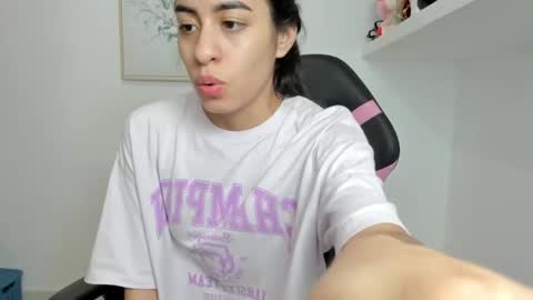 Snapshot of aitana05 chatting on 03.12.25 VALENTINA independent online show from 03.12.25