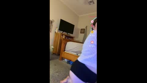 Snapshot of ajsquirts chatting on 10.31.25 ajsquirts online show from 10.31.25