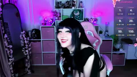 Snapshot of aki__ra chatting on 09.22.25 Aki online show from 09.22.25