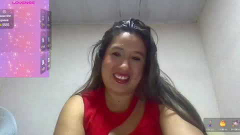 Snapshot of alahia_fox chatting on 01.19.25 alahia online show from 01.19.25