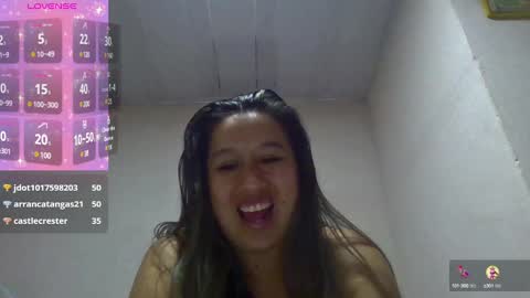 Snapshot of alahia_fox chatting on 01.20.25 alahia online show from 01.20.25