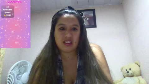 Snapshot of alahia_fox chatting on 01.21.25 alahia online show from 01.21.25
