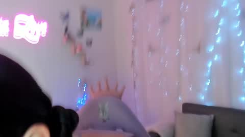 Snapshot of alaia_love77 chatting on 12.19.24 Alaia online show from 12.19.24