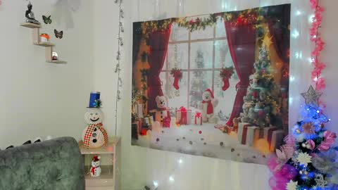 Snapshot of alaia_love77 chatting on 12.21.24 Alaia online show from 12.21.24