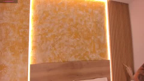 alana_2916 online show from 11.24.25